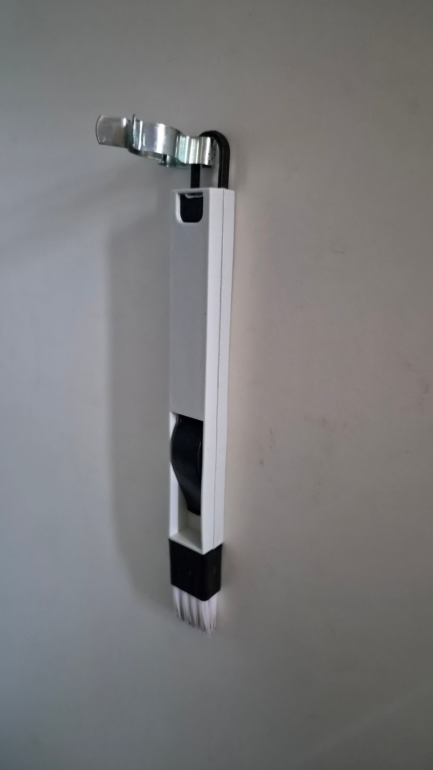 ELEVATE™ Edge Brush