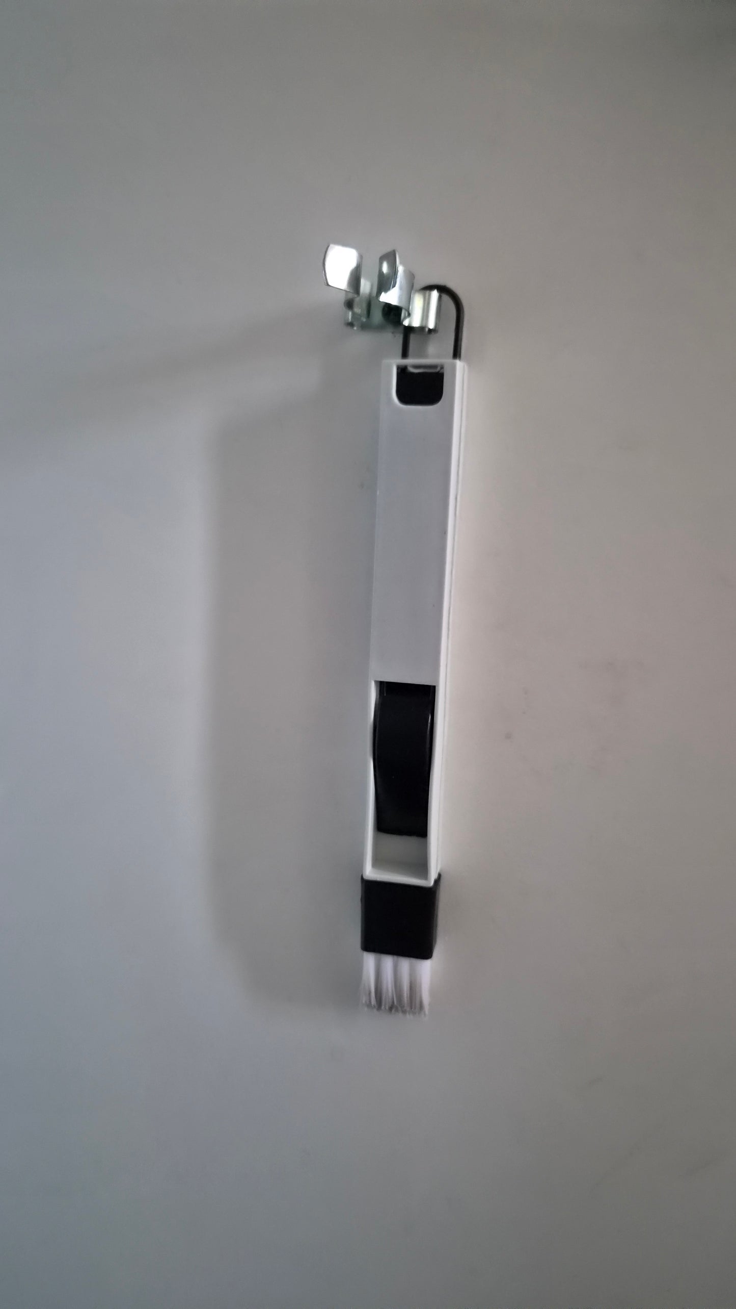 ELEVATE™ Edge Brush